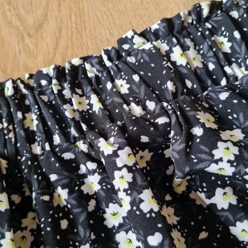 Shein skirt with crop top set like new, black and white