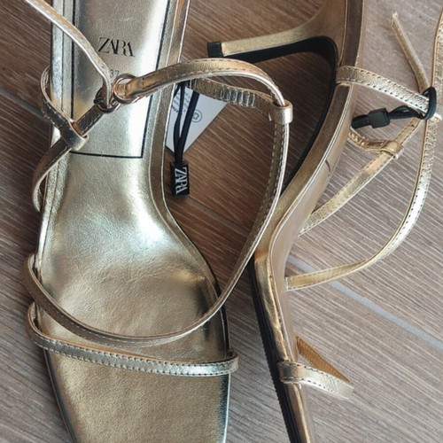 Zara leather sandals new, gold color, size 37