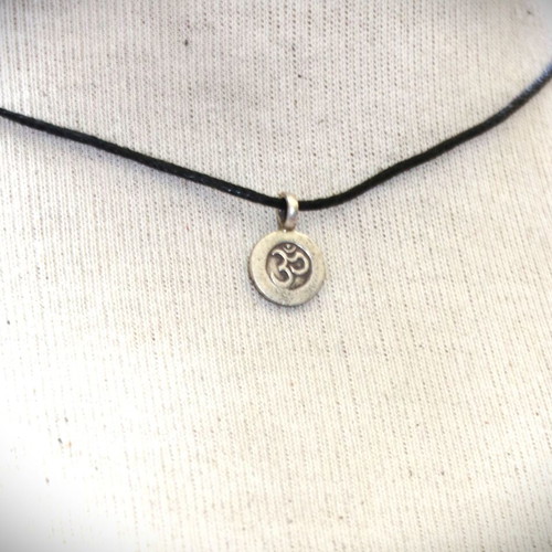 Sterling silver minimal ''Om'' pendant 925 new