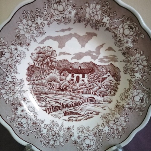 Antique set of 6 deep Italian plates like new, English style