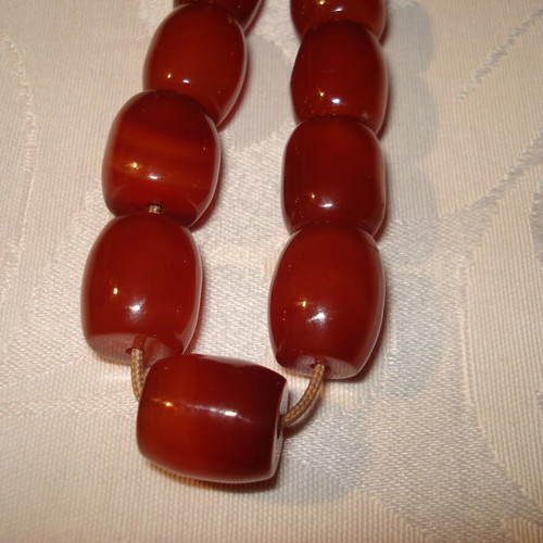 Agate semi-precious stone worry beads with 5 pearls used