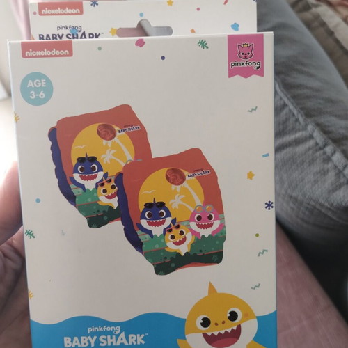 Baby Shark Armbands new for ages 3-6