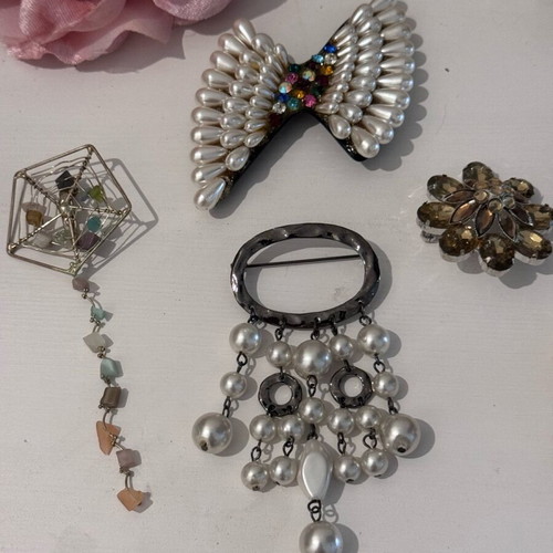 Vintage pins pack of 11 from 1980 to 2000