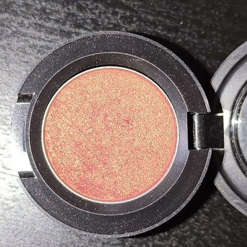 M·A·C Cosmetics Small Eye Shadow Expensive Pink Veluxe Pearl finish