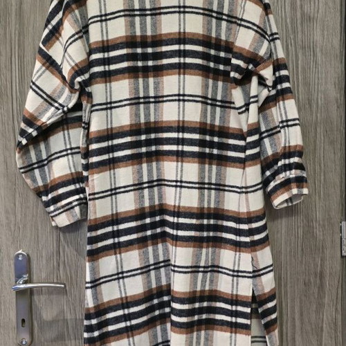 Maxi checked shirt coat like new, white