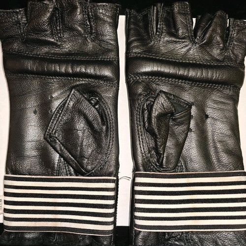 Leather punching bag gloves cut black like new, Small