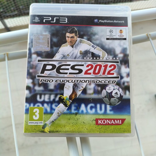 PES 2012 Pro Evolution Soccer PS3 like new, complete with case