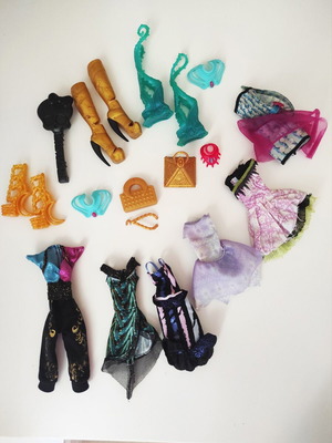 Monster High accessories set used