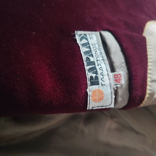 Grooms suit small medium, like new, burgundy vest and black pants