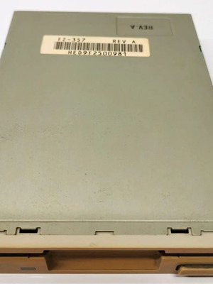 Chinon FZ-357 3.5" floppy drive μεταχειρισμένο, 1.44MB, ιδανικό για Amiga