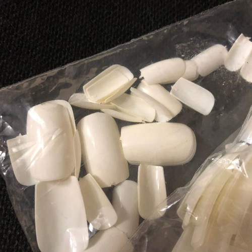 Nail tips 185 pcs new, natural and white color, acrylic