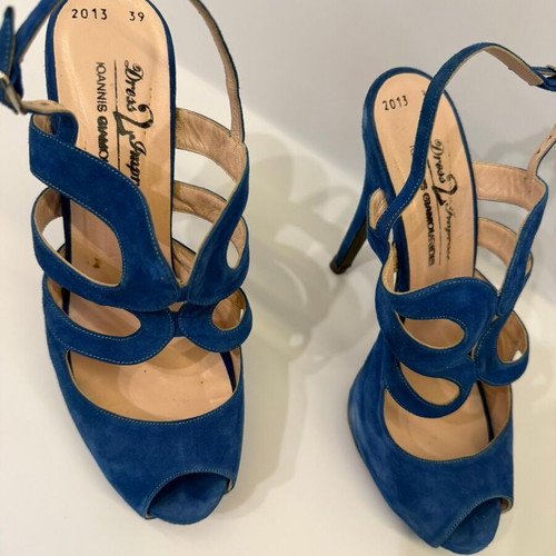 Dress2Impress blue electric leather platform sandals like new