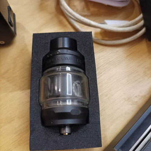 GeekVape L200 electronic cigarette like new, 5.5ml, 200W, black