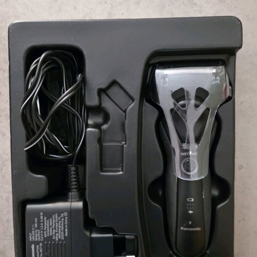 Panasonic rotary electric shaver ES-RT37 like new