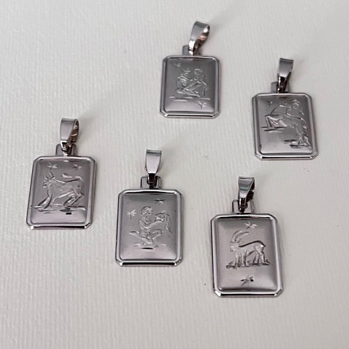 Zodiac white gold k14 pendant like new, platinum plated