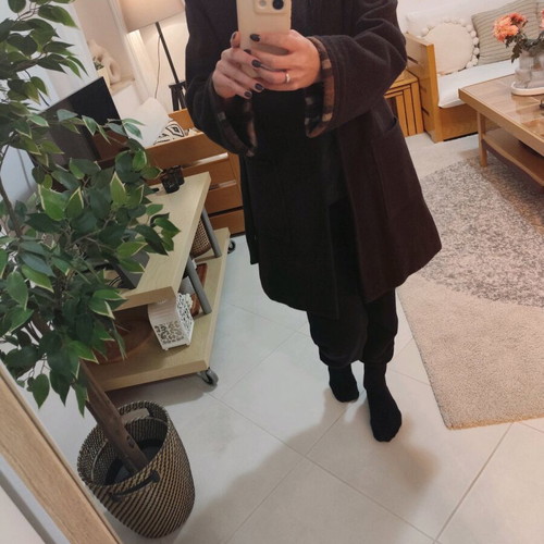 Wool coat like new, brown, with belt and hood size M