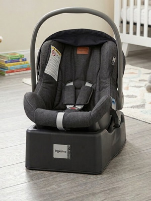 Inglesina Baby Car Seat 0-13kg with Base like new