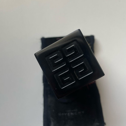 Givenchy blush brush new with velvet case
