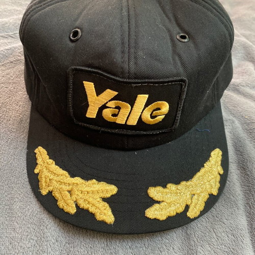 Yale vintage 80s trucker hat jockey like new, black, size XL