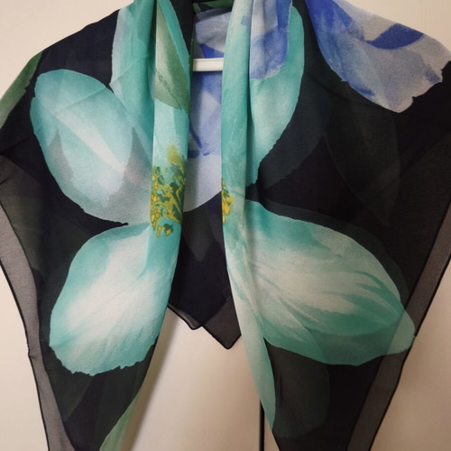 Women's scarf with watercolour floral design in turquoise and green, like new