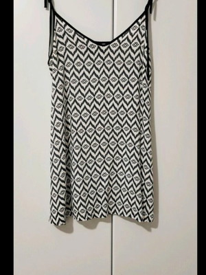 One Teaspoon long top like new, black and white with adjustable straps