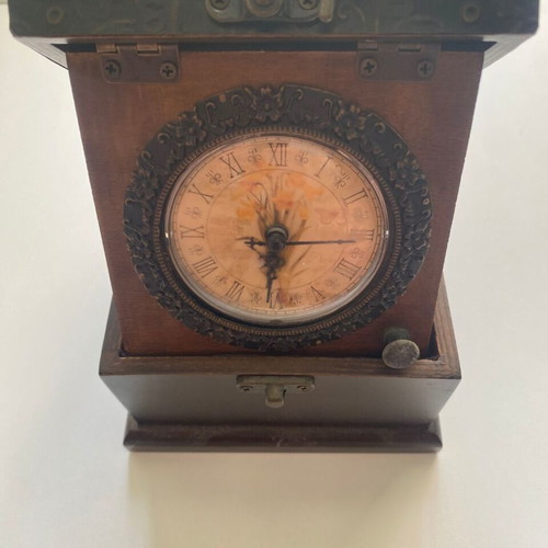 Vintage Wooden Decorative Box Clock with Analog Movement used