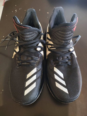 Adidas Dame 3 On Tour Damian athletic shoes like new, size 41.5, black and white