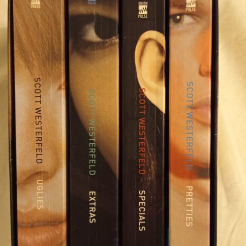 Scott Westerfeld Uglies 4 used books box set