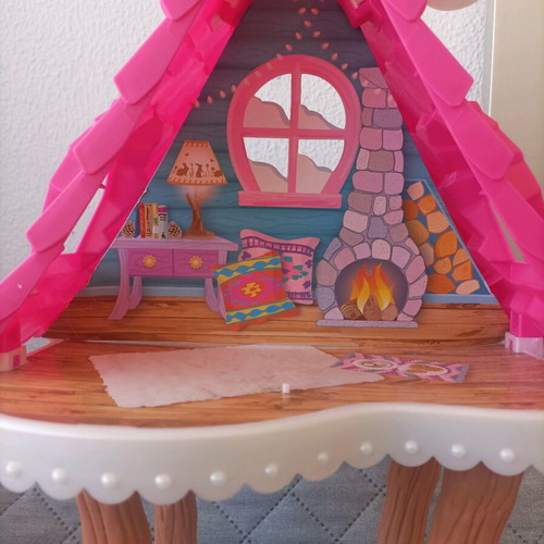 Mattel Enchantimals Miniature Ski Chalet toy used