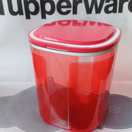 Tupperware container 1.5 lt new