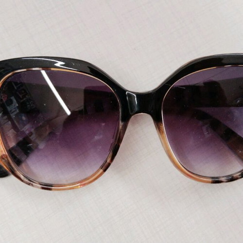 El Gio Mati Mati sunglasses like new, black and gold