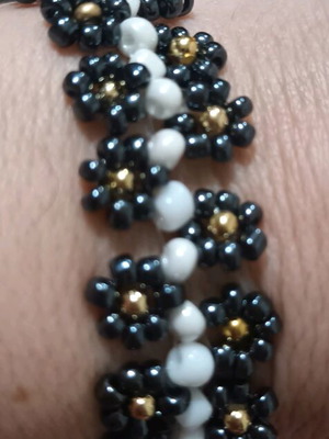 Handmade beaded bracelet new