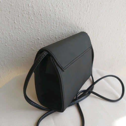 Glamour black crossbody bag like new