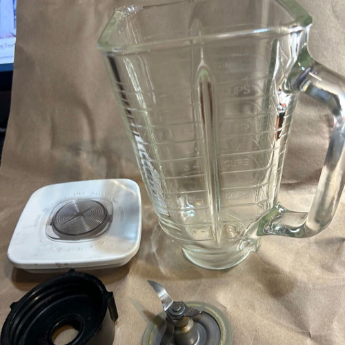 Oster Blender with Glass Jar new