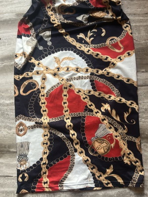 Zara φούστα με print αλυσίδες σε μαύρο και κόκκινο, μέγεθος M