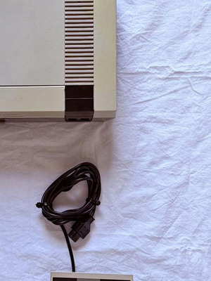 Nintendo Entertainment System (NES) μεταχειρισμένο με Super Mario και αξεσουάρ