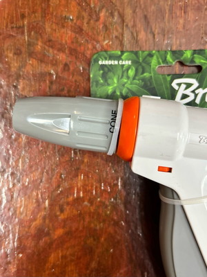 Watering gun with automatic trigger clip new