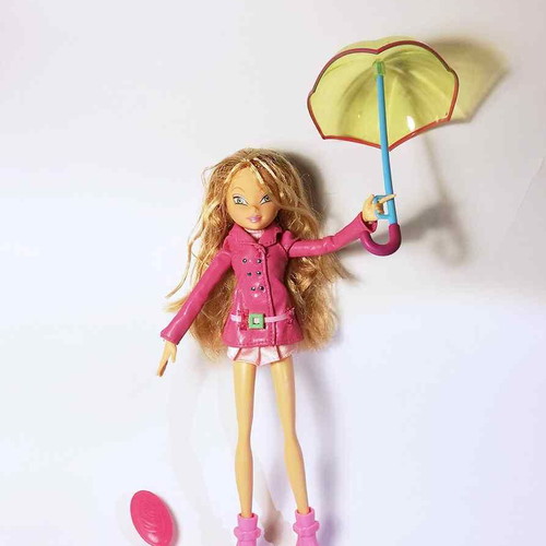 Winx Club Umbrella Flora doll 2007 Mattel used with accessories