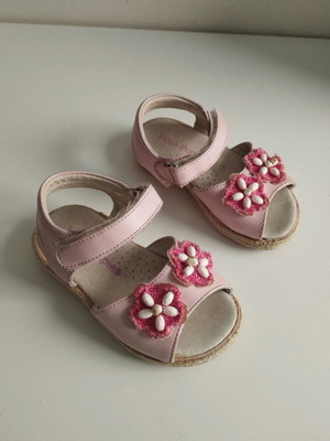 Hush Puppies leather sandals used for girl size 23 pink