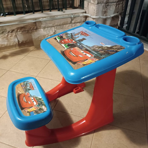 Children's Cars Drawing Desk like new, plastic