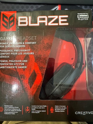 Blaze Creative headset like new with 3mm jack