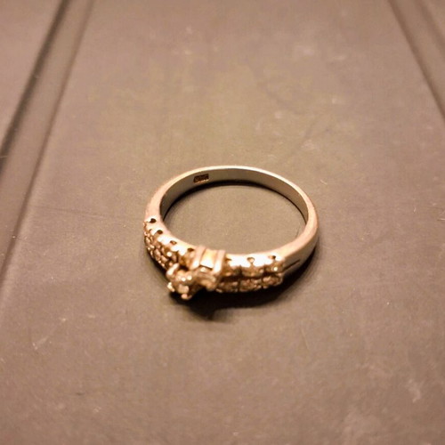 Silver 925 ring with zircon like new, size 19.8 mm