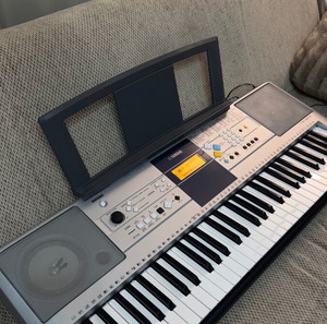 Αρμόνιο YAMAHA PSR-E323