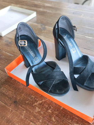 Ragazza black platform high-heel sandals like new