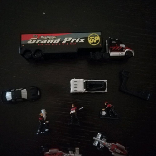 Hasbro Micro Machines Grand Prix 1999 set like new, 10 pieces