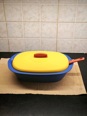 Tupperware serving set new, 1.7 liters with spoon