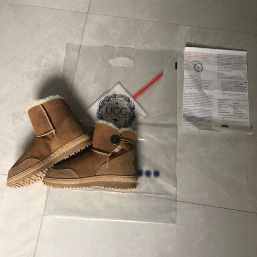 Ugg Australia boots new, size 38, beige gold