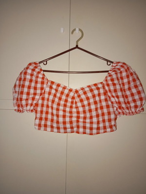 Monki crop top XL/XXL red and white like new
