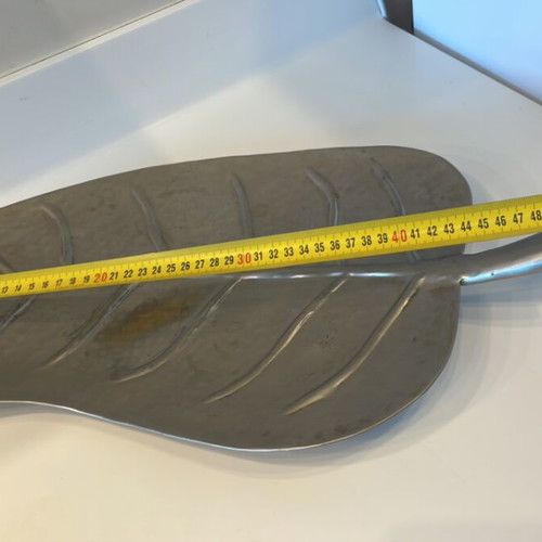 Metal decorative leaf-shaped tray used 51x29 cm