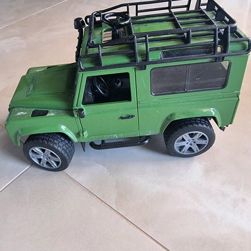 Bruder Land Rover Defender 1/16 used with horse carriage